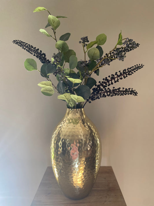 Vaas June met zijdebloemen